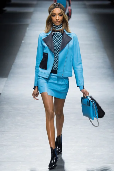 Look 14